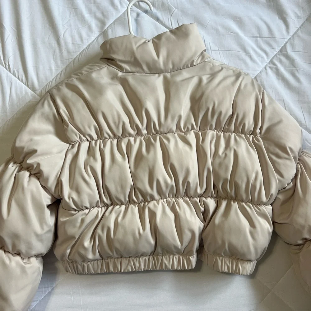 Cream cropped puffer coat - Picture 5 of 7